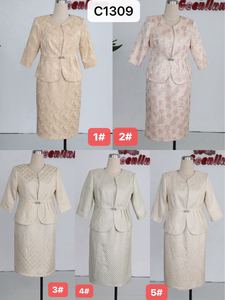 Costume de bureau formel deux pièces grande taille personnalisé pour femme, tenue d'église, robe professionnelle 100 % polyester - Product Image 4