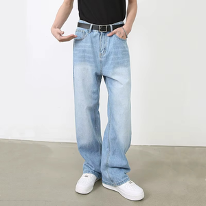 Pantalon large vintage en denim blanc délavé et décoloré, coupe droite et ample, pour hommes et femmes - Product Image 2