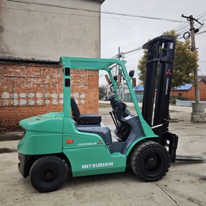 รถยกมิตซูบิชิ FD30 มือสอง ขนาด 3 ตัน เครื่องยนต์ดีเซล เสาไฮดรอลิกสองท่อน ยางตัน - Product Image 5