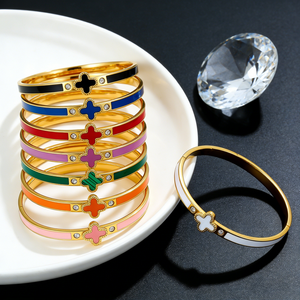 Pulsera <span class=keywords><strong>de</strong></span> Trébol Esmaltada Personalizada, Moderna y Clásica, Chapada en Oro <span class=keywords><strong>de</strong></span> 18K, <span class=keywords><strong>de</strong></span> Acero Inoxidable, Estilo INS, para Uso Diario, Resistente al Agua, Joyería Fina para Mujer - Product Image 2