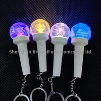 Porte-clés LED en ABS semi-artisanal, mini lampe de poche, bâton lumineux clignotant style japonais-coréen, pendentif, fabriqué en Chine, pour fêtes