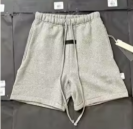 Venta al por Mayor de Shorts y Camisetas para Hombre Essenti SS22 en Color Avena Claro y Avena Oscuro, y Camiseta de Manga Corta Elástica - Product Image 4