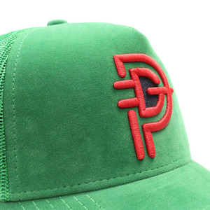 Haute qualité personnalisé 3D bouffée broderie maille Design Vintage couleur contraste cinq panneaux vert velours daim camionneur chapeau casquette - Product Image 5