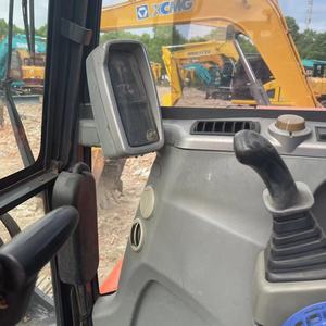 Mini-excavatrice sur chenilles hydraulique Doosan DX60LC, couleur orange, équipement de construction - Product Image 6