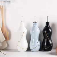 YST Céramique Usine Moderne Réutilisable Bouteille De Vinaigre D'huile avec Couvercle Maison Cuisine Vaisselle Ménage Conteneur De Stockage Logo Personnalisé
