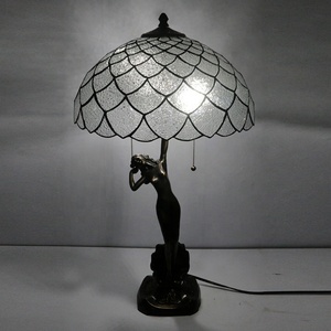 Lámpara de Escritorio Tiffany LongHuiJing de 16 Pulgadas con Cadena, Pantalla de Vidrio Transparente con Diseño Femenino y Base de Cobre para Decoración de Hotel - Product Image 5