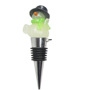 Resin Christmas Snowman Wine Stopper Plastic Bottle Seal Home Kitchen Gadget Decorative Wine Bottle Cap Holiday Gift - Product Image 2