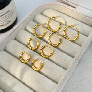 Anting-anting tipis minimalis wanita, Perhiasan anting berlapis emas baja titanium, anting-anting tipis ukuran minimalis 2024