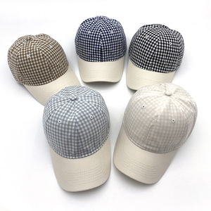 Cappello da Baseball a 6 Pannelli Non Strutturato con Stampa a Quadri Blu, Cappello da Papà in Cotone con Logo Personalizzato - Product Image 1