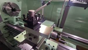 Torno Mecânico Universal de Bancada Horizontal com Cava, Alta Rigidez, para Trabalhos em Metal - Product Image 4