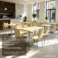 Ensemble bistro en bois naturel minimaliste pour la restauration en gros : Table carrée sur piétement et chaises de salle à manger empilables en bois clair pour salons de thé