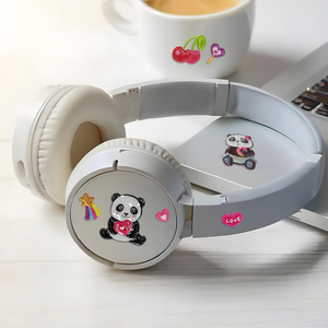 Vente en gros d'autocollants en résine transparents holographiques 5D Kawaii Panda Cartoon pour cadeau - Product Image 2