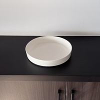 Assiette Ronde en Porcelaine de 9,5 Pouces, Assiette Creuse à Bord Haut en Céramique, Vaisselle Commerciale pour Restaurant et Mariage (Vente en Gros)