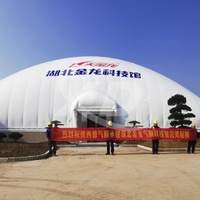 2025 Offre Spéciale Design industriel moderne Gonflables Sports Air Dome Structure soutenue pour les maisons à bulles de terrain de football en plein air