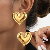 Boucles d'oreilles clous Gaovo Sweet Premium Vintage Rétro Cœur en Acier Inoxydable Résistant au Ternissement Vente en Gros Bijoux de Mode pour Femmes
