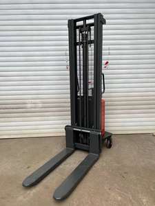 Apilador de carretilla elevadora semieléctrico duradero con carga de peso 1,5 T 2T 3M - Product Image 6