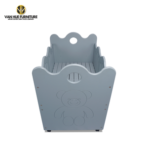 Cuna de Madera Resistente para Bebés, 40 kg, Material de Abeto Europeo, Color Gris Claro, Estilo Escandinavo Moderno, con Ruedas - Product Image 3