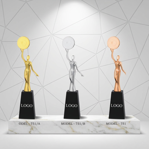 Trofeo Deportivo y para Bodas, Personalizado con Logotipo Grabado en Metal Fundido a Presión, Portátil y con Temática Competitiva - Product Image 1