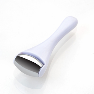 <span class=keywords><strong>Rouleau</strong></span> de glace en alliage ABS refroidissant avec logo OEM/ODM FF0314E <span class=keywords><strong>pour</strong></span> les poches sous les yeux, les cernes et <span class=keywords><strong>le</strong></span> <span class=keywords><strong>visage</strong></span> - Product Image 4