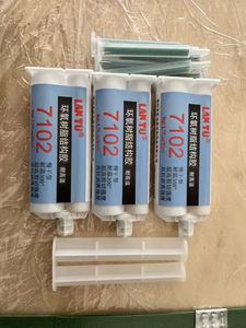 Colle époxy transparente JXY 7102 résistante aux hautes températures (rapport 2:1) pour le travail du bois et du métal, forte adhérence - Product Image 1