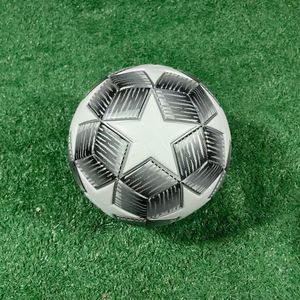 Balón de fútbol de PU de alta calidad y bajo precio, personalizado, ecológico, para interior/exterior, n.° 5 pelotas para entrenamiento - Product Image 6