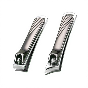 Set de Manicura y Pedicura de Acero Inoxidable, Kit de 8 Piezas con Cortaúñas, Espejo, Herramientas de Cuidado Personal Portátiles, Estuche de Viaje - Product Image 3