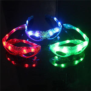 Lunettes de <span class=keywords><strong>Spiderman</strong></span> à LED bon marché pour Halloween Lunettes lumineuses de décoration de fête Lunettes de soleil illuminées pour déguisement d'Halloween - Product Image 3