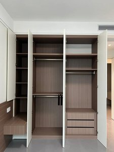 Armoire intégrée sur mesure avec miroir et compartiment <span class=keywords><strong>de</strong></span> rangement pour coin dressing privé <span class=keywords><strong>de</strong></span> villa - Product Image 3