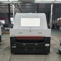 Machine de découpe laser haute vitesse 9070 modèle fermé pour étiquettes brodées, étiquettes d'entretien, étiquettes de col, découpeuse laser TPU