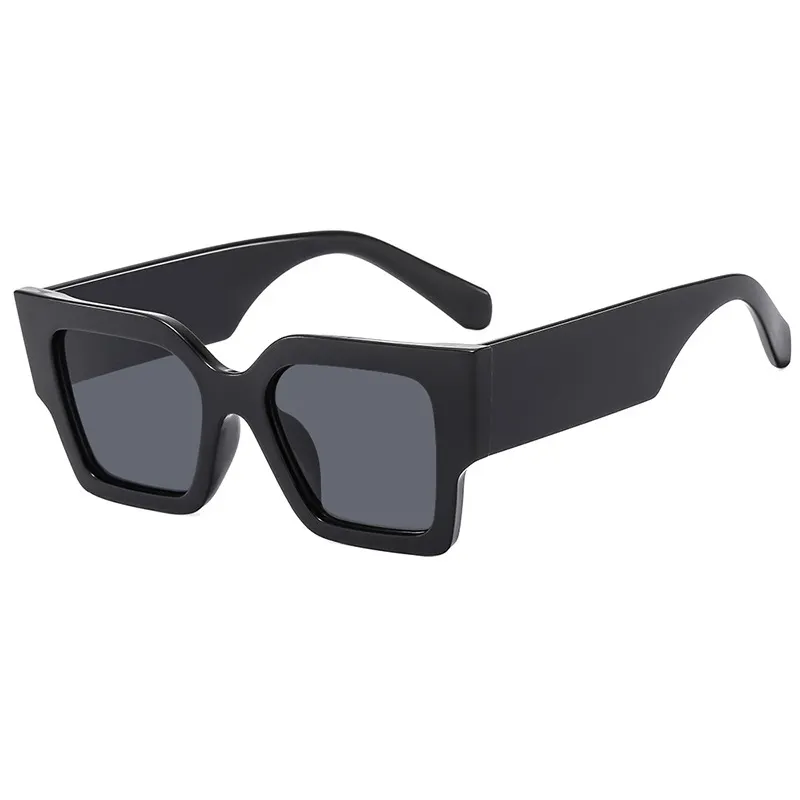 Женские солнцезащитные очки с квадратным градиентом