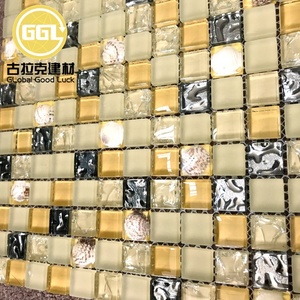 <span class=keywords><strong>Mini</strong></span> Mosaicos Cuadrados de Vidrio Dorado y Metal Plateado para Decoración de Interiores de Hoteles, Penthouses, Galerías y Espacios Comerciales - Product Image 3