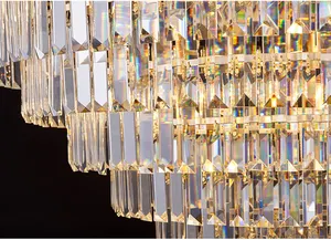 Lampadario a soffitto in cristallo di lusso con finitura in oro o cromo per decorazioni di nozze