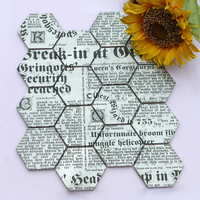 WEIDE Carreaux de mosaïque hexagonaux modernes en aluminium motif journal britannique Décoration murale en métal pour murs intérieurs de cuisine