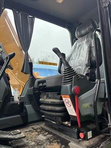 Excavatrice Sany SY135C Pro 14 tonnes d'occasion en usine | Certifiée OEM | Pelle hydraulique sur chenilles d'occasion pour la formation des opérateurs - Product Image 5