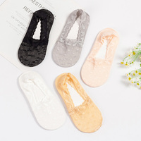 Vente en gros de chaussettes de créateur décontractées et colorées pour femmes, chaussettes drôles, invisibles et respirantes pour l'été pour femmes et hommes