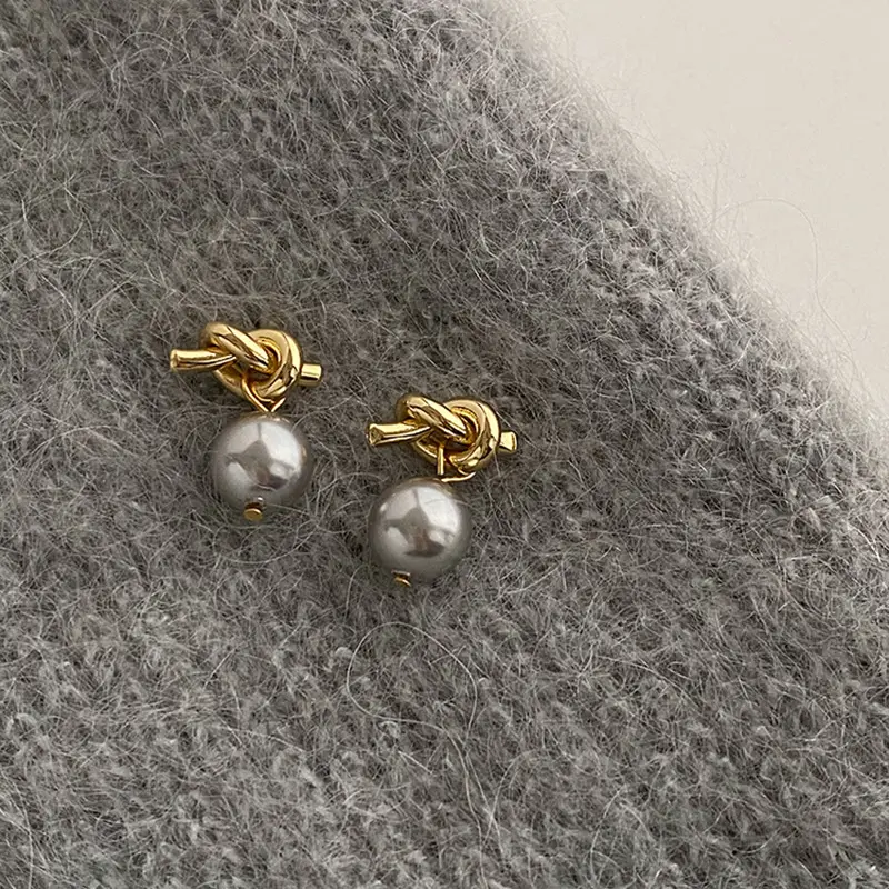 Orecchini di perle Vintage francesi 2023 all'ingrosso per le donne personalizzate semplici gioielli di moda orecchini