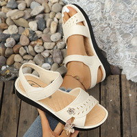 Sandales plates d'été pour femmes, semelle souple antidérapante, talon moyen, style plateforme, tendance à la mode pour la plage et le travail