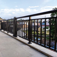 Rampe de piscine en aluminium gris anthracite pour hôtel, terrasse, balcon, barrière verticale avec revêtement en poudre