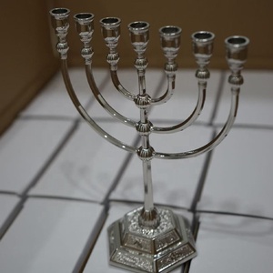 Religieus Geschenk Menora Ontwerp Zeven Armen Kandelaar Traditionele Indiase Stijlvolle Vintage Ijzeren Kandelaar - Product Image 6