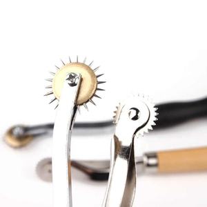 Rueda de Trazado con Mango de Madera, Rueda de Trazado con Dientes Puntiagudos, Rodillo para Cuero, Rueda de Trazado para Cuero - Product Image 2