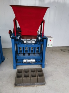 Machine à fabriquer des blocs de ciment creux pour <span class=keywords><strong>pavés</strong></span> et briques, idéale pour les petites briqueteries, la construction de maisons et les projets de murs de soutènement - Product Image 4