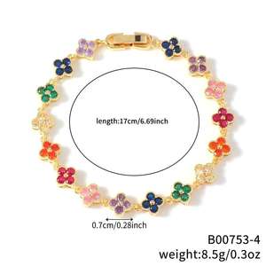 नए रंगीन फूलों के पीटल चार-पत्ती क्लैवर आकर्षण सोने की प्लेटेड ब्रेसलेट फैशनेबल व्यक्तित्व बहुमुखी - Product Image 4