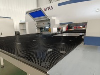 Prensa Punzonadora CNC Automática con Torreta Mecánica para Corte, Rolado y Estampado de Metal para Fabricación de Puertas