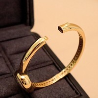 Bracelet de bain en or massif 18 carats style Dua Lipa, serti de diamants, forme ovale, esthétique Old Money, haute joaillerie, vente aux enchères