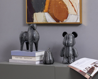 Statue d'animal en résine chic à pois, design artistique moderne nordique, figurine de cheval pour la décoration, ornement d'intérieur