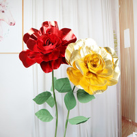 Großhandel Handgefertigte Moderne Künstliche Blumen Riesige Geformte Rosen Rot Silber Gold Große Blütenköpfe Metallstiel Seide Hochzeitsdekoration