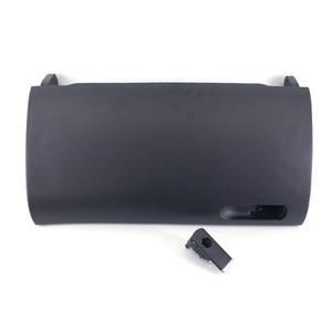 Cubierta de Plástico Negra para la Consola Central del Reposabrazos del Audi A4 B6 B7 - Product Image 4