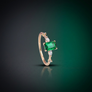 LISAJEWELLERS <b>Elegant</b> Brass Emerald Green Zircon Ring Imitation Rhodium Plated Classic Gemstone Band Fashion Jewelry for Women - Product Image 1