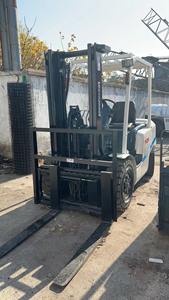 Chariot élévateur diesel d'occasion de haute qualité TCM FD25T3 3 tonnes en bon état avec moteur à courant alternatif, diverses industries, prix bas - Product Image 4