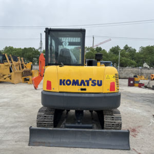 Komatsu เครื่องขุดไฮดรอลิก PC56เครื่องยนต์ดีเซลที่เชื่อถือได้ปั๊มไฮดรอลิกทำงานราบรื่นรุ่น2023 - Product Image 1